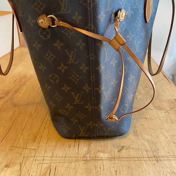 Louis Vuitton Neverfull M - Picture 5 of 14
